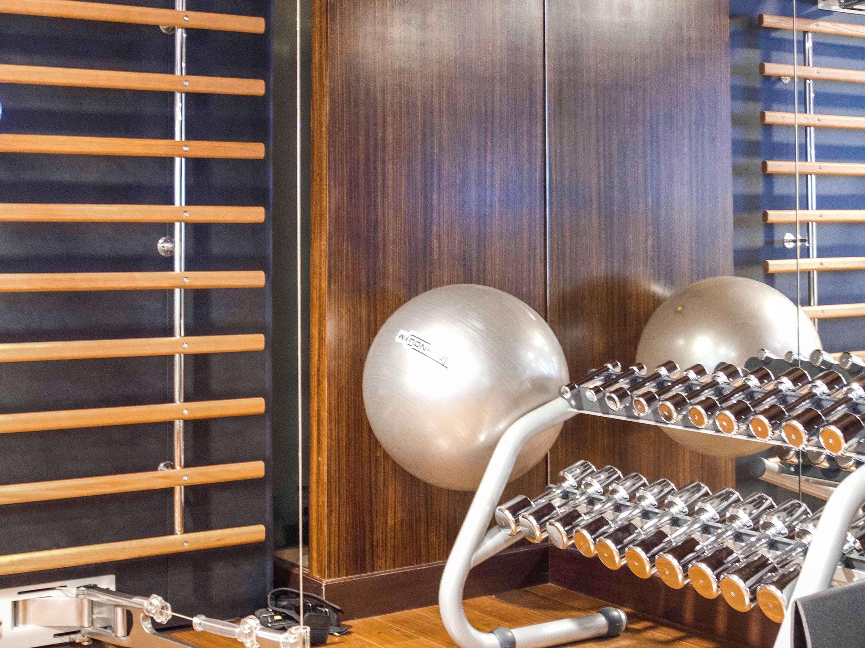 Sofitel Montevideo Casino Carrasco & Spa Bagian luar foto The gym at the 50m pool