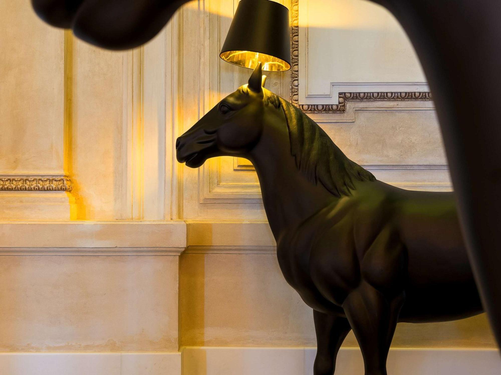 Sofitel Montevideo Casino Carrasco & Spa Bagian luar foto The horse lamp
