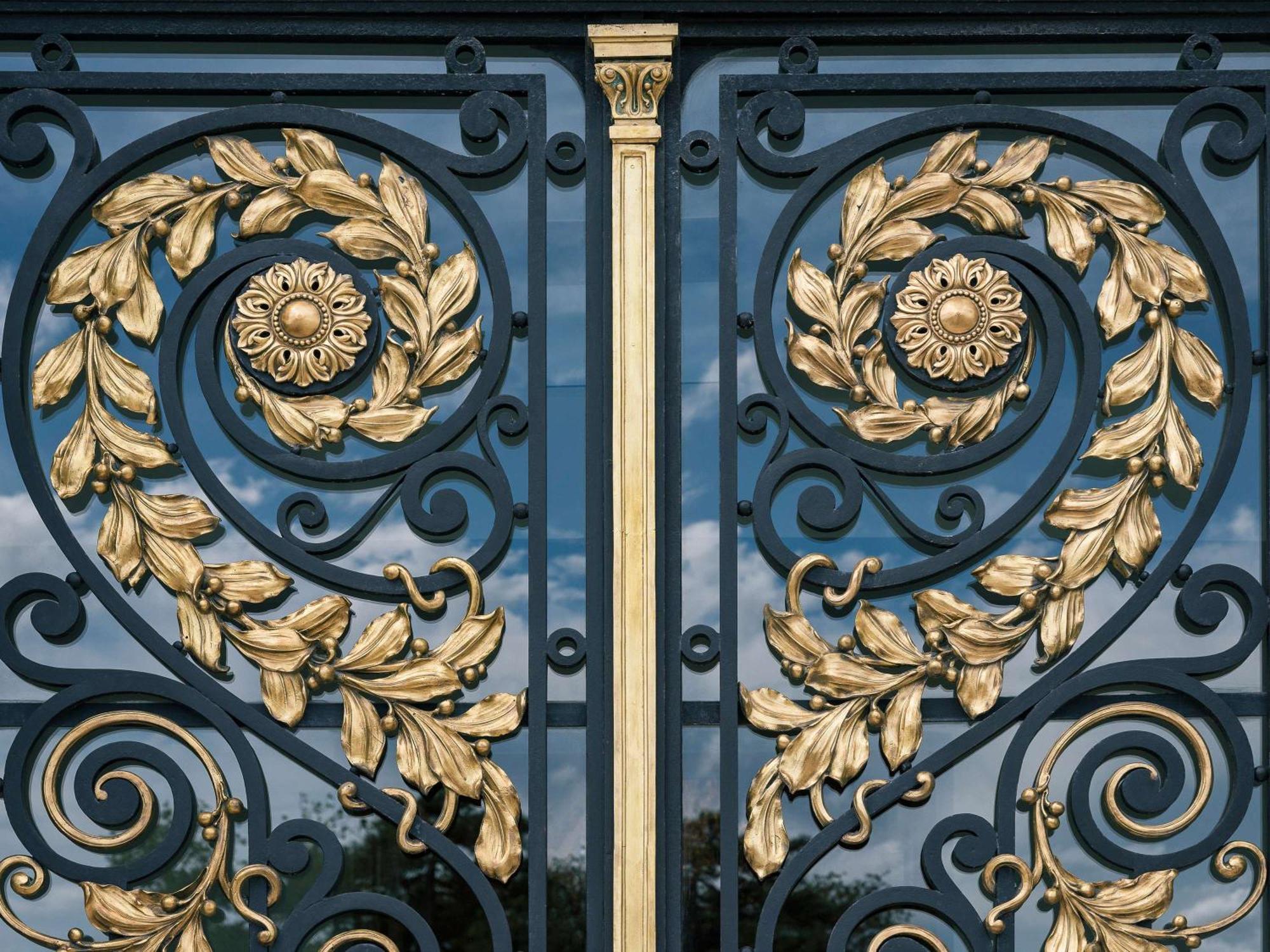 Sofitel Montevideo Casino Carrasco & Spa Bagian luar foto Wrought iron gate